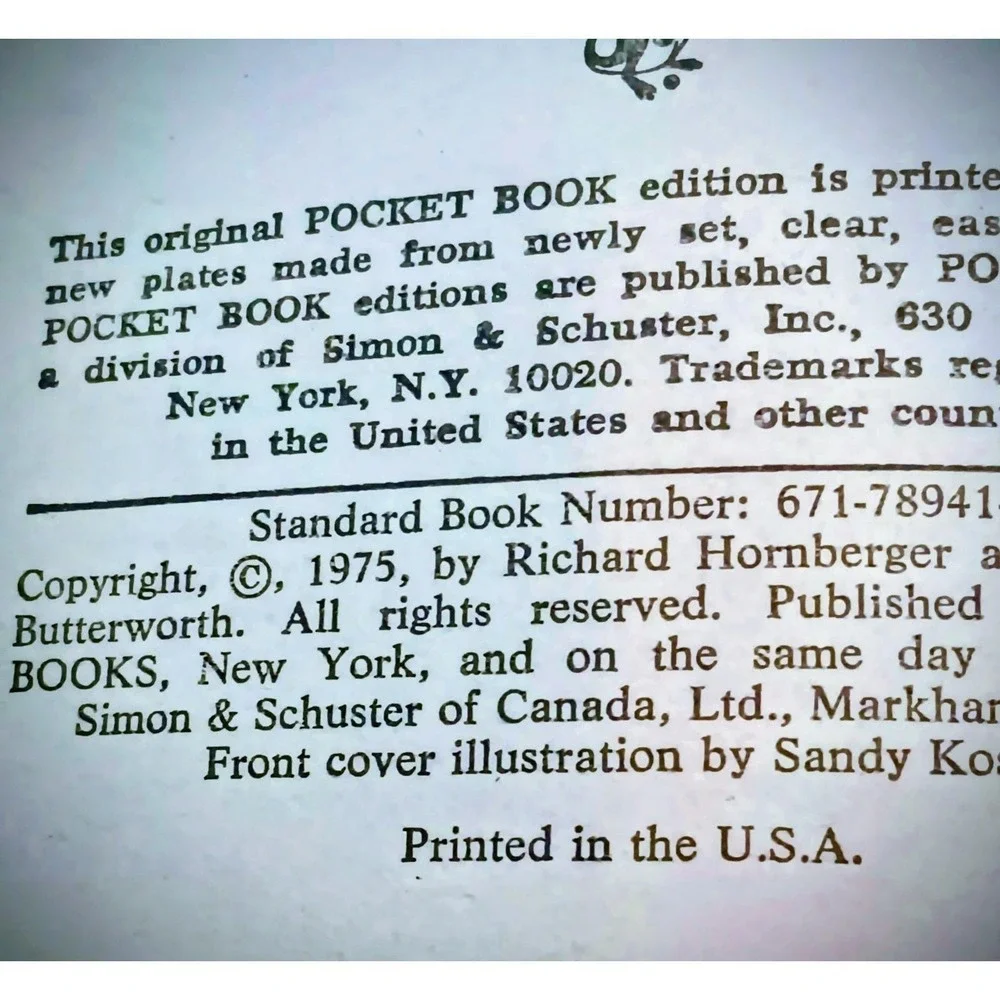 MASH Goes to London Richard Hooker William Butterworth 1975 Pocket Book Vintage‎